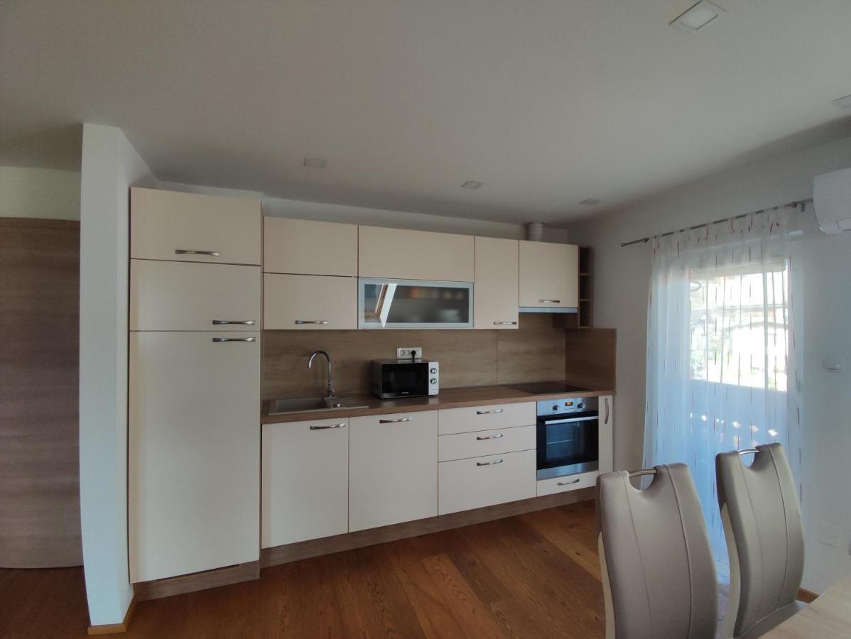 Apartmaji Mojca بوينج المظهر الخارجي الصورة