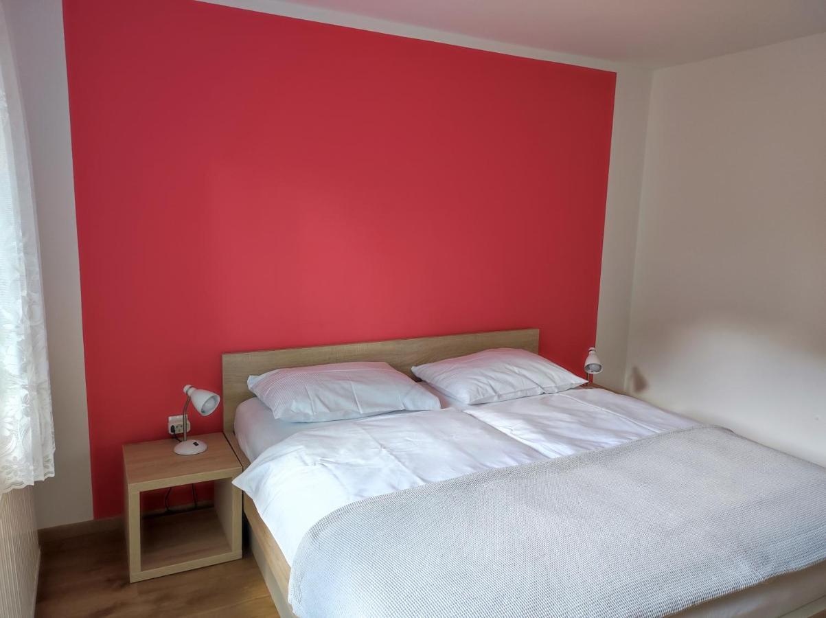 Apartmaji Mojca بوينج المظهر الخارجي الصورة